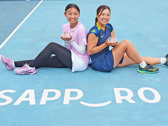 （左から）宮田萌芳と中島美夢